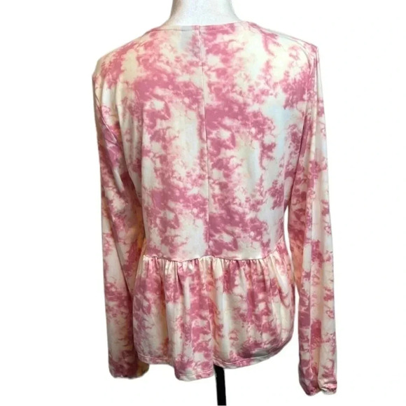 MOD Lucive NWT’s. Pink/white tie dye wrap top. - Picture 3 of 9